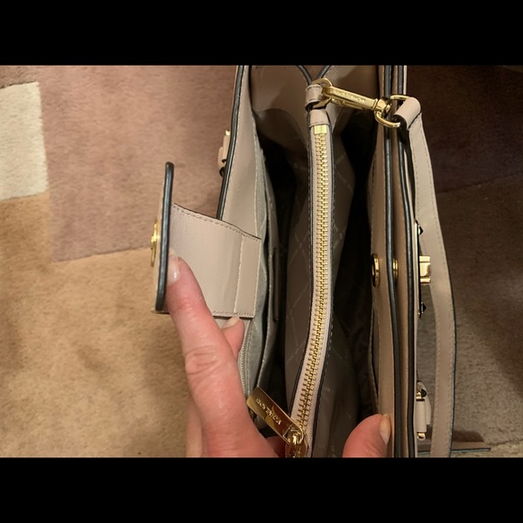 Michael Kors Handbag - Picture 5 of 6